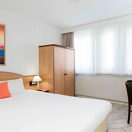 Centre Hotel 2*